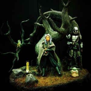 Star Wars Forest Diorama für Ahsoka, Mandalorian und Grogu | Handgefertigter Aufsteller für 1:6 Figuren in den Größen 1/12 und 9,5″