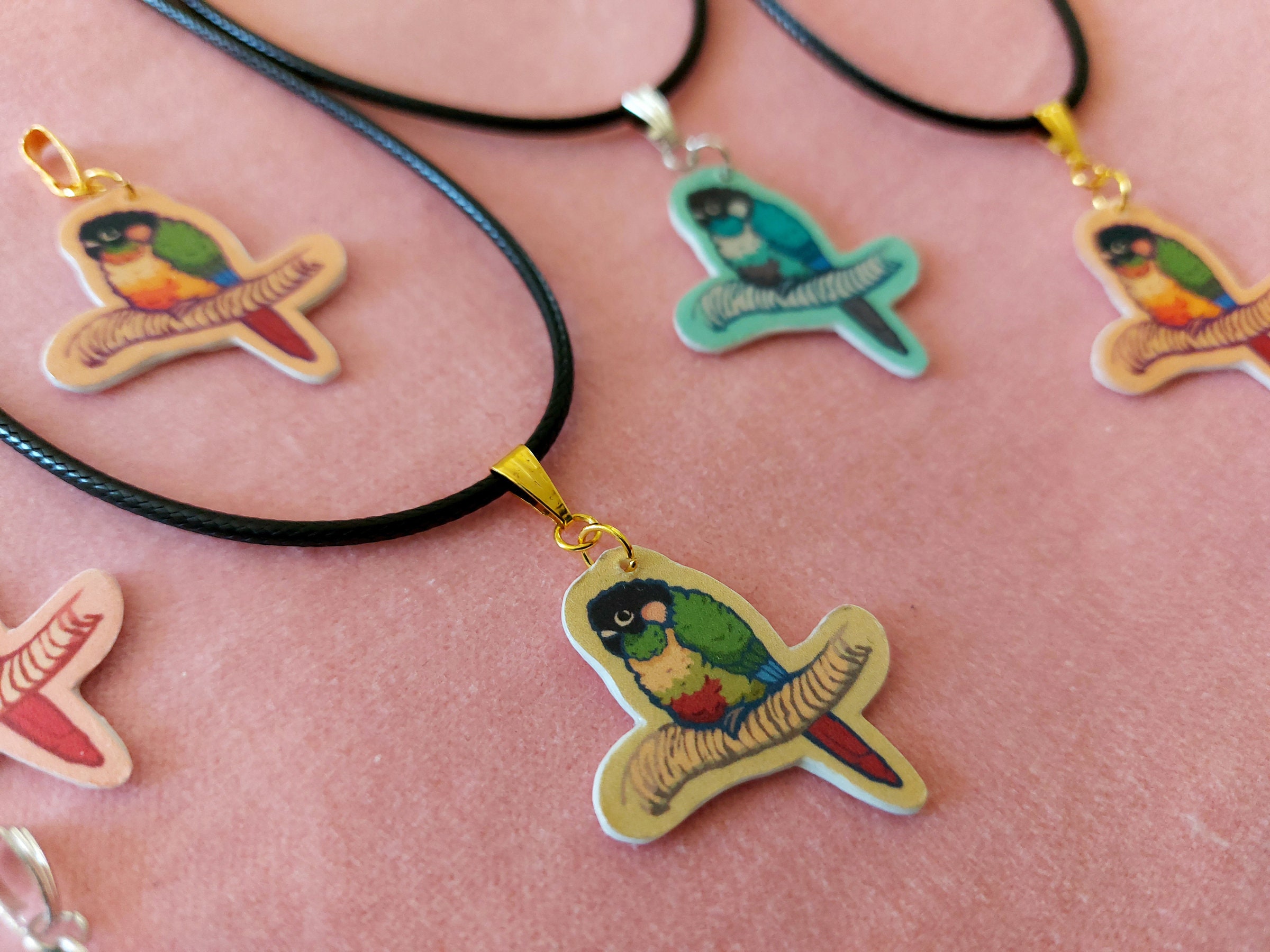 Green cheek conure necklace (pendant) - Customizable - Handmade