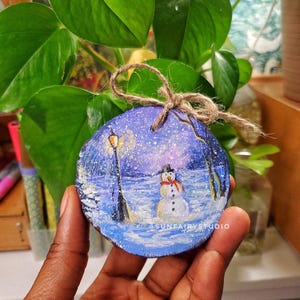 Hand painted woode snowman ornament, wooden slice painting, Christmas ornament, wood art, tree hanging decoration, woodland decor