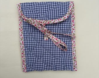 Kindle  Blue/White  Gingham  Sleeves with Pink Ditsy Floral  Laces - Quilted Kindle Sleeve – Handmade in UK - Padded E-Reader Case.