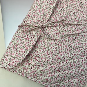 Ditsy Roses floral with Laces - Business Laptop Briefcase | Office Bag | University Bag | Laptop Bag for Women | Men Laptop Bag | Work Bag |