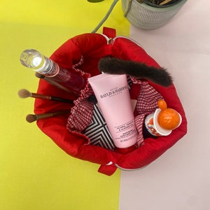 Gingham Quilted Schminktasche mit inneren Seitentaschen - Große Kulturbeutel handgefertigt in Großbritannien - Reise-Hautpflegetasche - Geburtstagsgeschenk