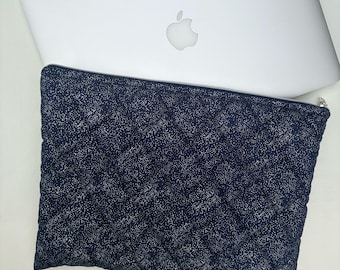 Silver and Navy Speckle Padded Laptop Sleeve – Quilted Cotton Tablet Bag