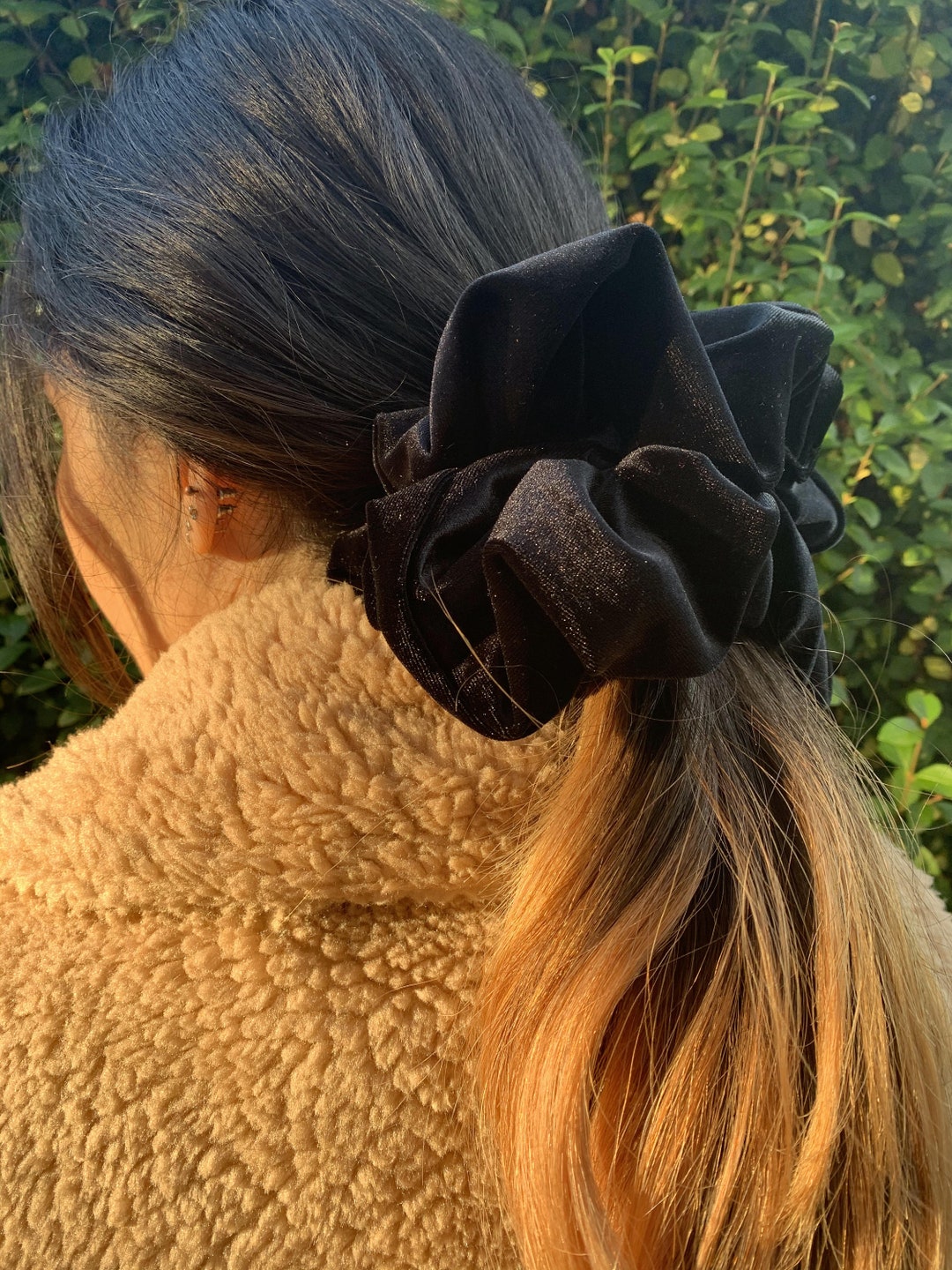 Fashion City Daisy Print Silk Hair Scrunchies, Black