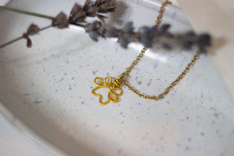 Paw One Line Necklace Gold Wire