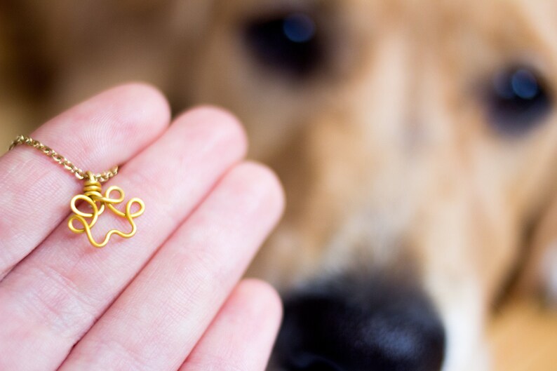 Paw One Line Necklace Gold Wire