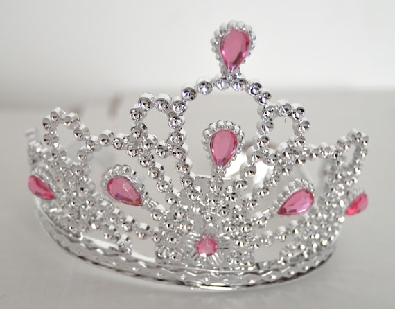 Where to buy best sale a plastic tiara