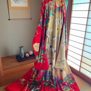 Free shipping from Japan/Uchikake/ Japanese wedding kimono/Vintage kimono/ Wedding robe/kimono wedding dress/susohiki/Traditional wedding