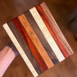 Thin Stripe Cutting Board Design 2