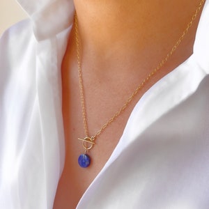 Lapis lazuli-ketting met 14k gold filled ketting en kapittelslot.