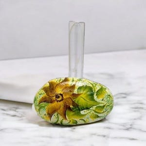 Handgeschilderde bloemensteenkunst: acryl decor strandsteen