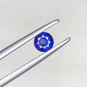 Top quality blue sapphire with perfect cut with beautiful lustre