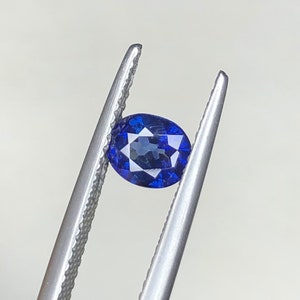 Top quality blue sapphire with perfect cut with beautiful lustre