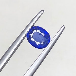 Top quality blue sapphire with perfect cut with beautiful lustre