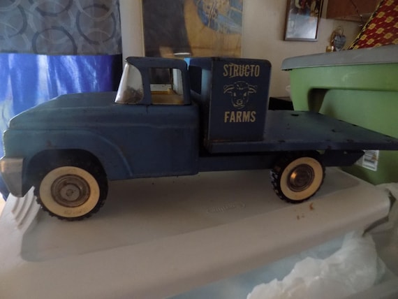 Structo Manufacturing ストラクト　ビンテージ　トラックトイ Vintage Structo Farms Cattle Truck: 1960s Steel Toy - Etsy