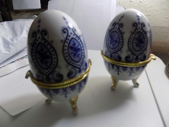 DECORATIVE EGGS