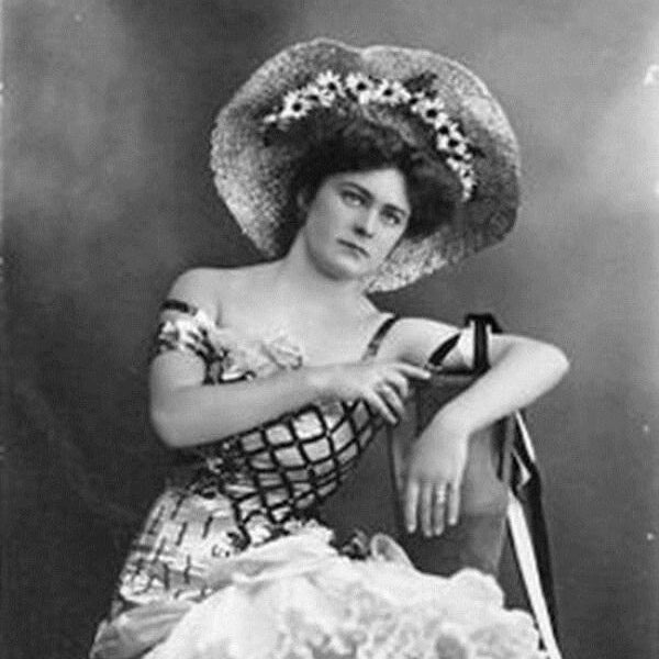 Historical Saloon Girl Photo Poster Framing Print Western Decor New