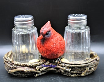 Cardinal Statue Figure Salt and Pepper Holder with Shakers Beautiful Hand Painted New