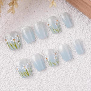 Light Blue Baby's Breath Press on Nails,Glitter Short Square Nails,Ideal for Weddings Galas and Occasions,Handmade False Nail,Birthday Gifts
