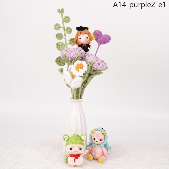 Crochet Graduation Rose Bouquet For Friends,Handmade Knitted Graduation Pendant Bouquet,Daisy Crochet Flower,Perfect Gift for Graduation