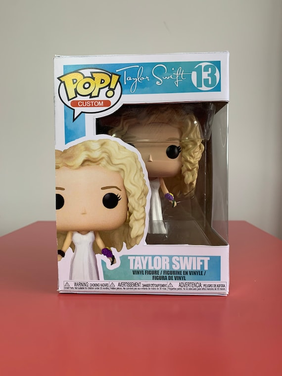 Made a custom fearless pop to add to my taylor swift pop collection. Funko  missing out on a huge bag by not making these. : r/funkopop