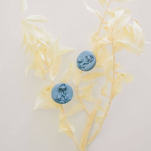 Custom Birth Month Flower Earrings ǀ Personalized Birth Flower Earrings ǀ Clay Flower Studs ǀ Birth Flower Jewelry ǀ Bridesmaid Gift