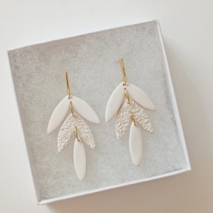 Ivory Leaf Earrings ǀ Wedding Vine Earrings ǀ Leaf Bridal Earrings ǀ Bridesmaids Bridal Earrings image 1