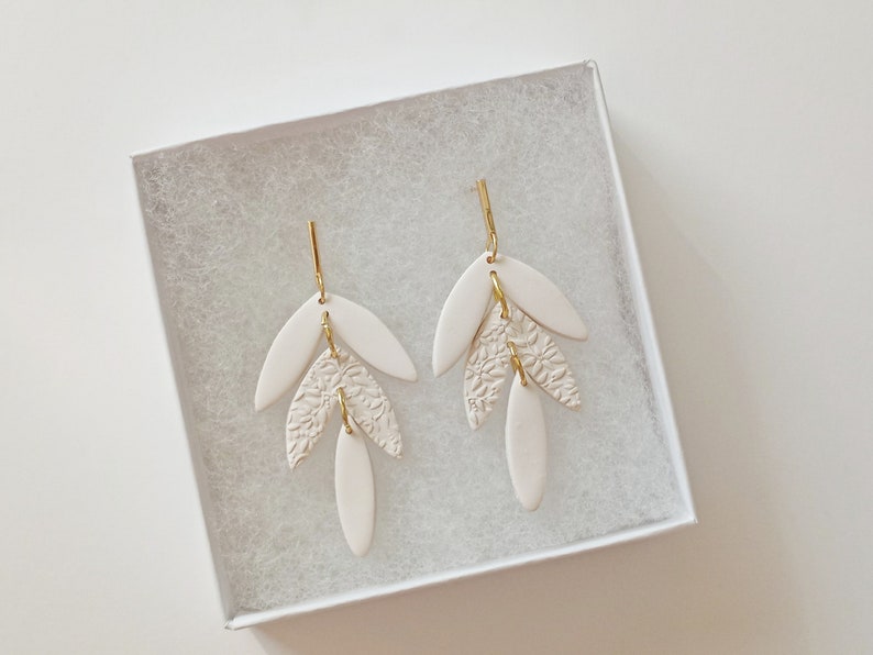 Ivory Leaf Earrings ǀ Wedding Vine Earrings ǀ Leaf Bridal Earrings ǀ Bridesmaids Bridal Earrings image 1