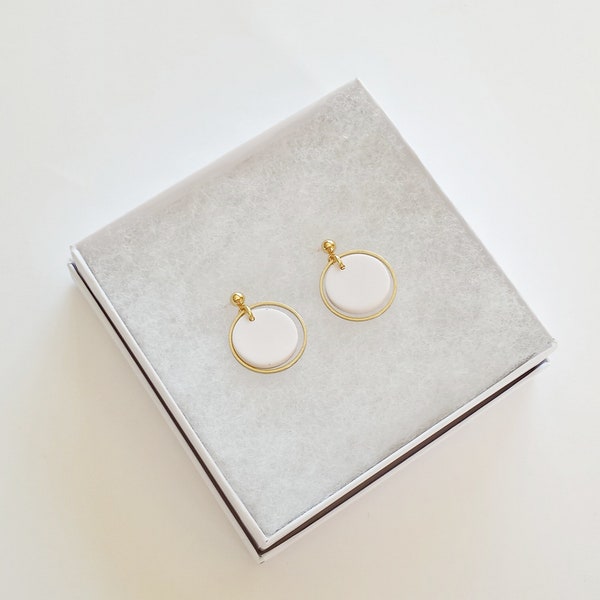 Round Drop Clay Earrings ǀ White Clay Earrings ǀ Circle Disc Earrings ǀ Minimalist ǀ  Wedding Clay Earrings