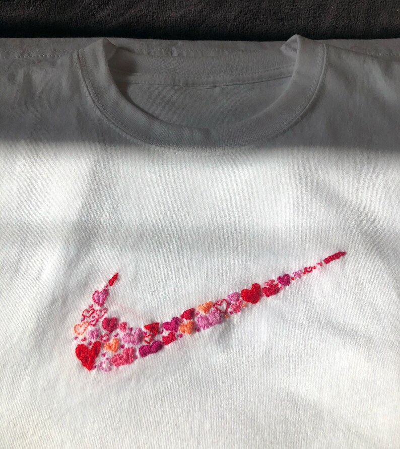 black nike tick t shirt