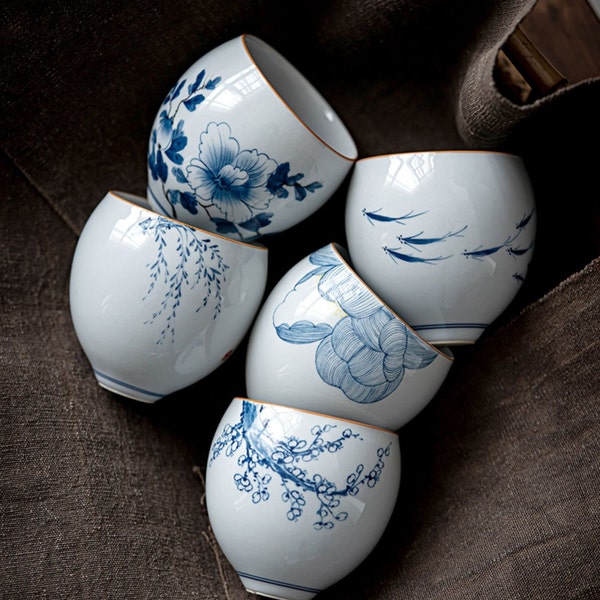 Klassische Kobalt-Blau-Glasur in antiker Stil Eiform chinesische Teetasse in orientalischer Blume / Kungfu-Tee / Reiswein / japanischer Sake / Espressotasse
