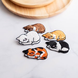 愛らしい子猫のパッチ、猫のパッチ、刺繍入りアイロンパッチ、クールなパッチ、高品質のパッチ、ギフトのアイデア、おしゃれな 2 インチアイロンパッチ