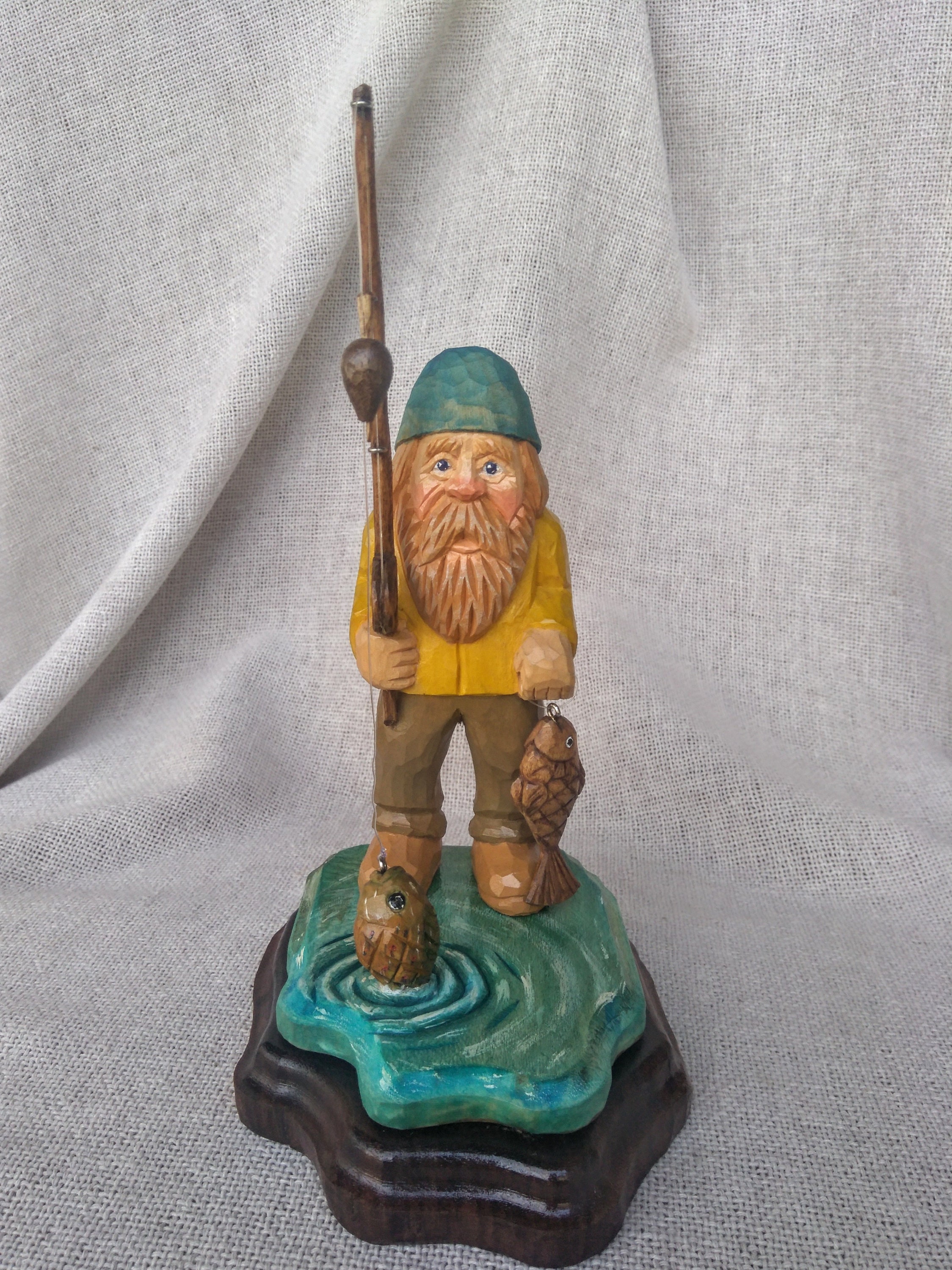 Price Products Old Man fishing figurine 