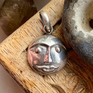 Cute vintage moon face pendant. Vintage silver moonface pendant. Silver moon charm. Moon man pendant. Moon witch pendant. Silver full moon