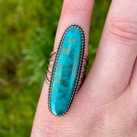 Fantastic Vintage Native American Navajo Green Turquoise Sterling Silver Ring Fantastic Vintage Native American Navajo Green Turquoise Sterling Silver Ring