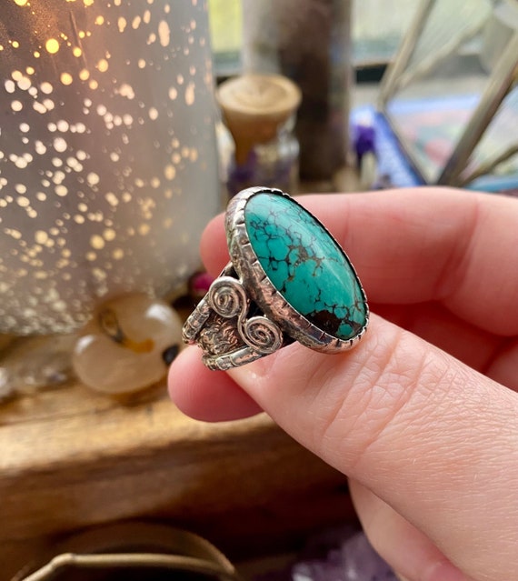 Vibrant turquoise ring. Solid silver and turquois… - image 1