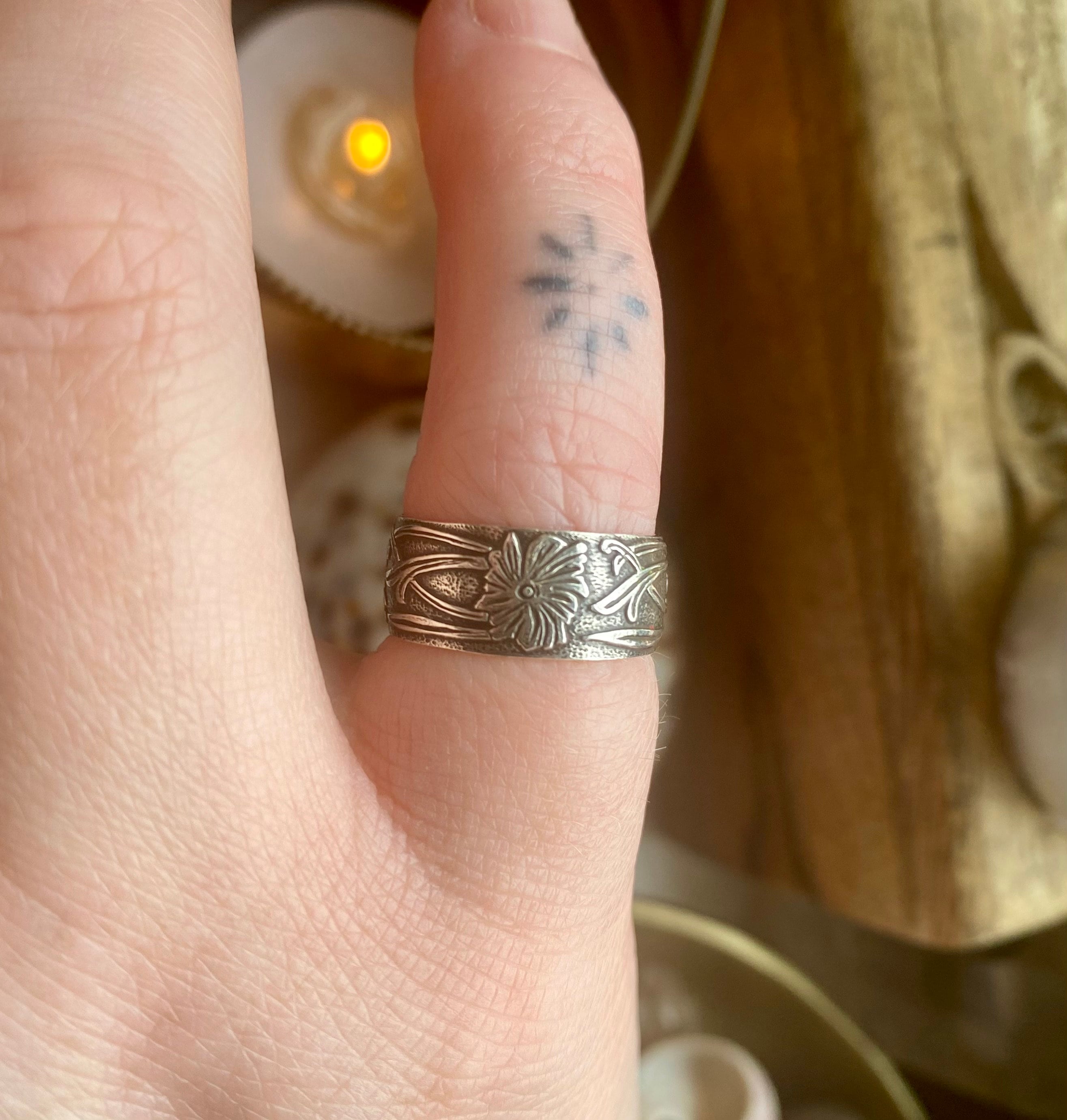 Dainty Dendritic Quartz Ring – Spirit Lady Soliloquy Jewlery Celtic Knot Ring W/ Dendritic Quartz. main image 2