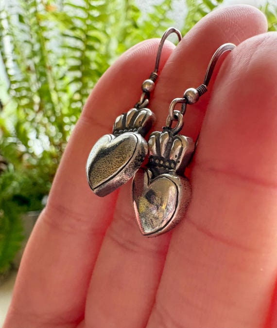 Solid weight Claddagh style earrings. Silver hear… - image 6