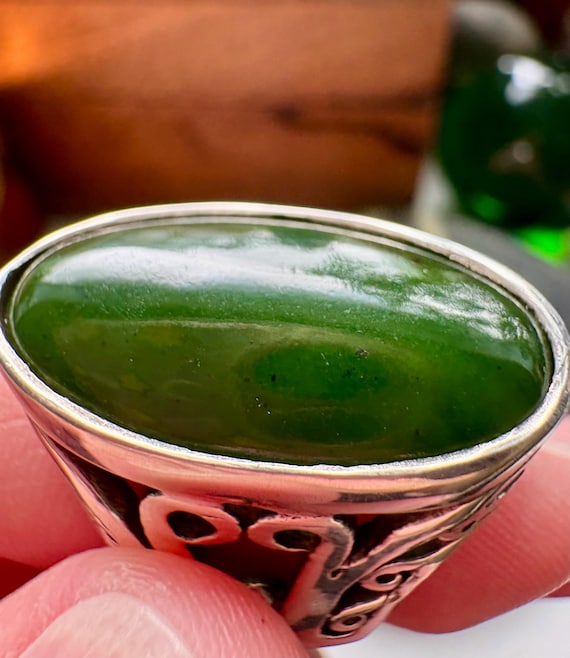 Gorgeous nephrite ring. Crafted by ‘Paterson Riley’. TGF ring. Silver and nephrite jade ring. Art nouveau style. The Great Frog View 4
