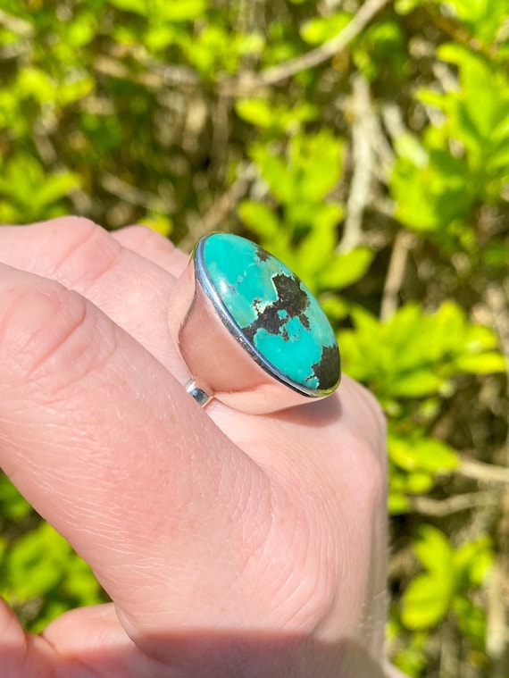 Gorgeous highly set turquoise ring. Green turquoi… - image 3