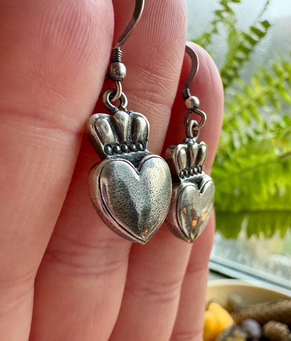 Solid weight Claddagh style earrings. Silver hear… - image 5