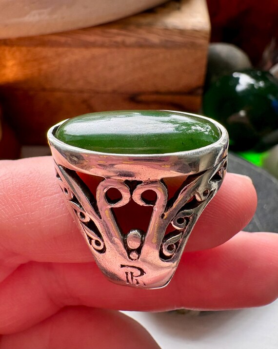 Gorgeous nephrite ring. Crafted by ‘Paterson Riley’. TGF ring. Silver and nephrite jade ring. Art nouveau style. The Great Frog View 3