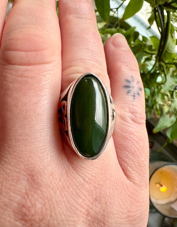 Gorgeous nephrite ring. Crafted by ‘Paterson Riley’. TGF ring. Silver and nephrite jade ring. Art nouveau style. The Great Frog View 2