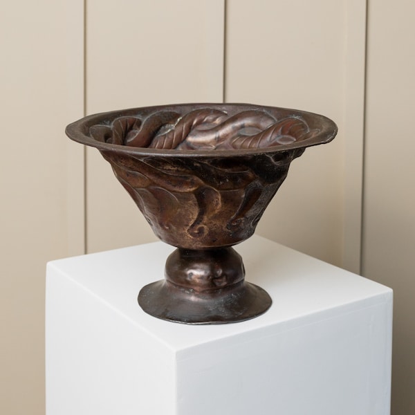 Antique fruit bowl - hand-carved copper with snake motif - bowl for table decoration - Italy 1900