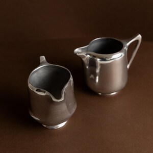 2 vintage Art Nouveau jugs by Newmaid Picquot Ware - England 1950s - aluminum sauce boats, timeless design, gift idea, table decoration