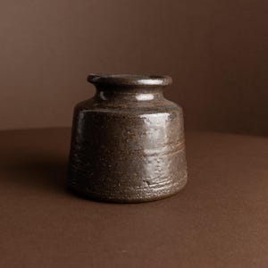 Rudi Stahl Studio ceramic vase - organic shape in dark brown - fireclay stoneware - Mid Century 1960s