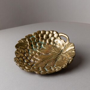 Vintage Messing Asbak - Druivenstructuur - Italië 1960 - Metalen Kunst, Tijdloos Design - Elegante Tafeldecoratie, Perfect Cadeau-idee