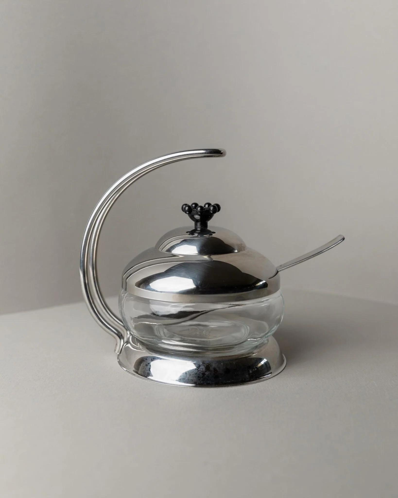 File:Suikerpot (A) met deksel (B) van het Van Nelle koffieservies Kreta, wit p