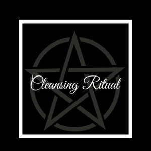 Puede incluir: Una imagen en blanco y negro de un pentagrama con un círculo alrededor. El texto "Cleansing Ritual" está escrito en blanco en cursiva debajo del pentagrama.