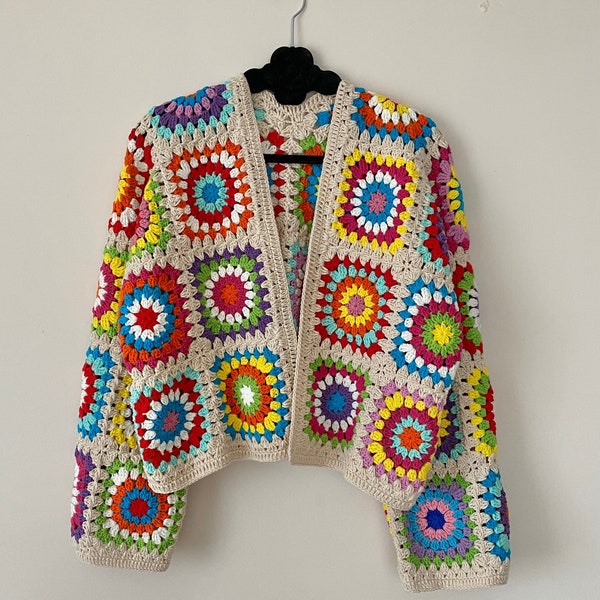 Veste courte, Cardigan carré grand-mère, Cardigan afghan au crochet, Veste Granny Square, Veste afghane, Cardigan bohème, Gilet patchwork